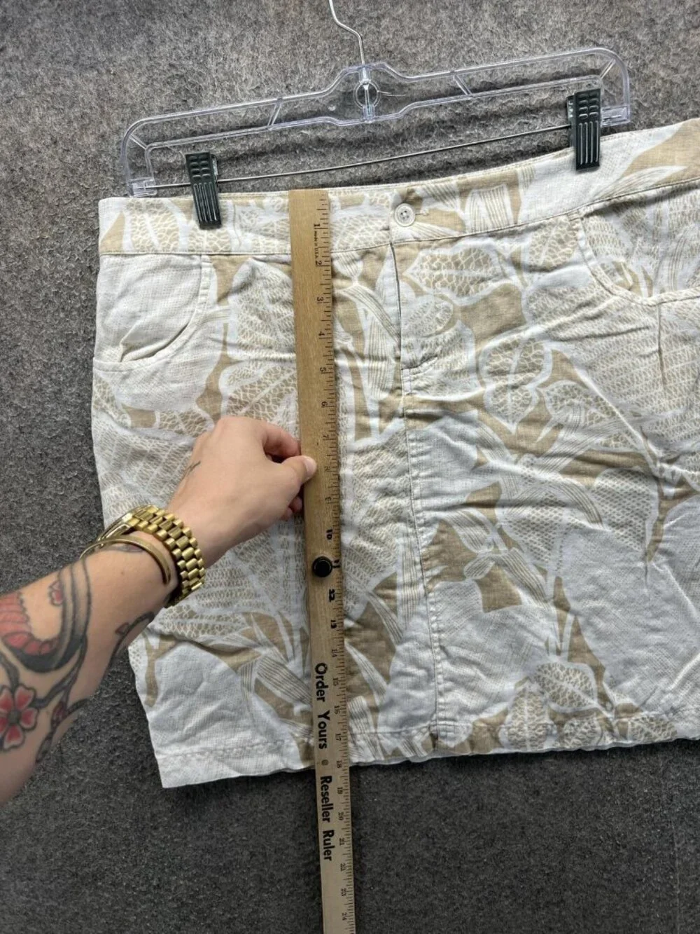 Tommy Bahama Skirt Womens 8 Beige Floral Tropical Print Short Pockets Casual